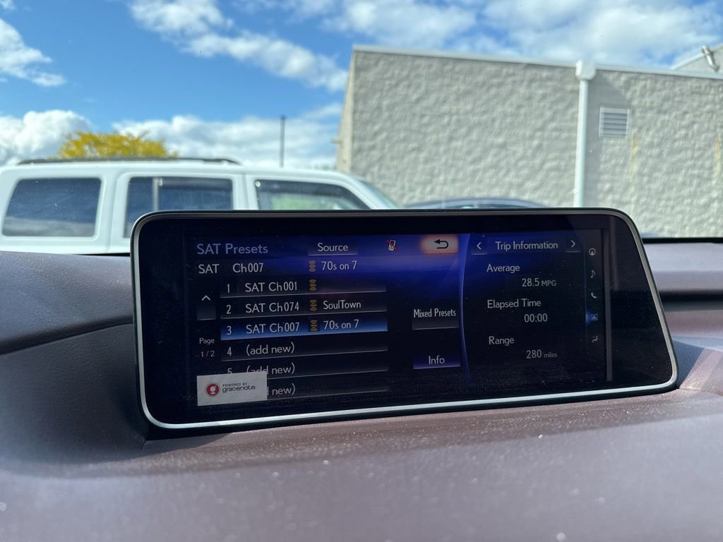 Used 2017 Lexus RX 450h AWD image 29