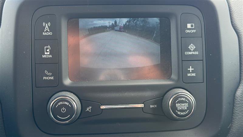 Used 2015 Jeep Renegade Latitude image 26