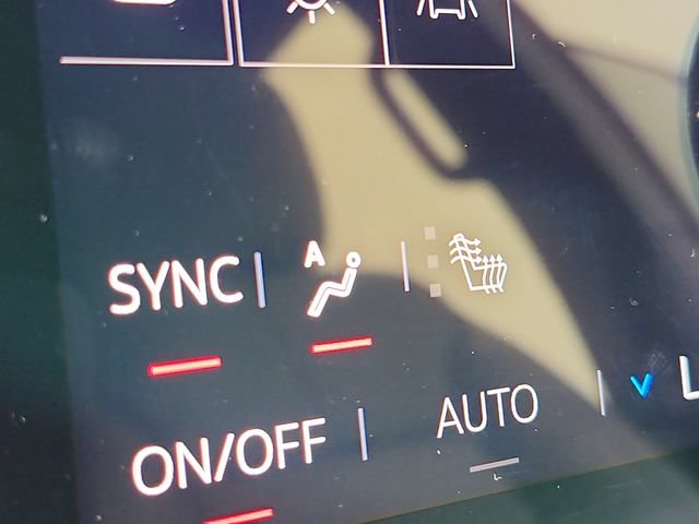 Used 2026 GMC Acadia Elevation w/ Elevation Premium Package FWD image 33