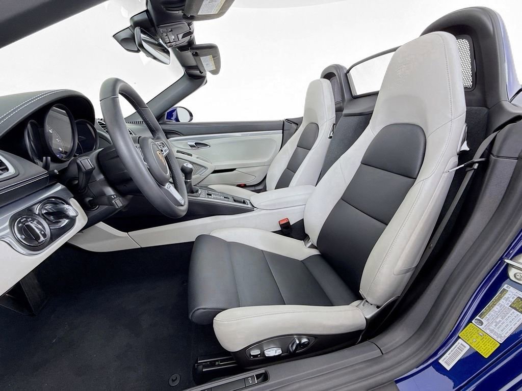 Certified 2025 Porsche 718 Boxster RWD image 5
