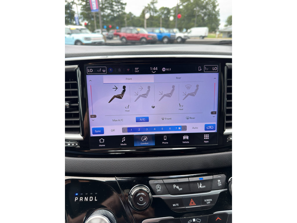 Used 2025 Chrysler Pacifica Select FWD image 18