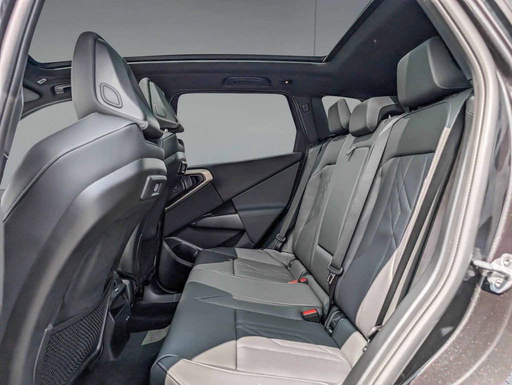 Certified 2025 BMW X3 xDrive30i w/ Premium Package image 16