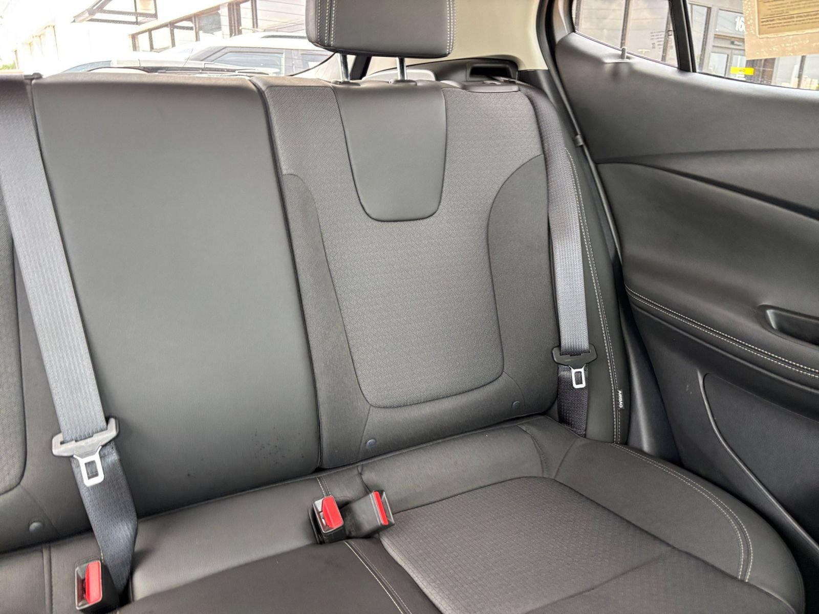 Used 2025 Buick Encore GX Preferred AWD/4WD image 35