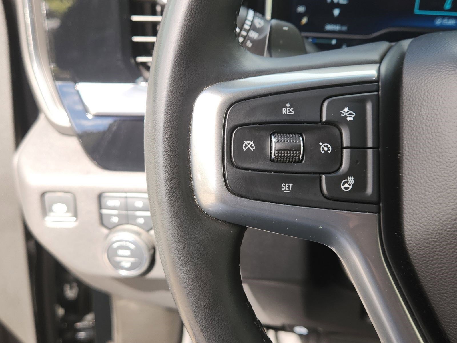 Used 2025 Chevrolet Silverado 1500 LT Trail Boss w/ Convenience Package II AWD/4WD image 23