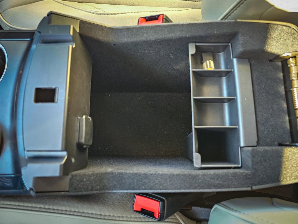 Used 2017 Ford Explorer Platinum image 33