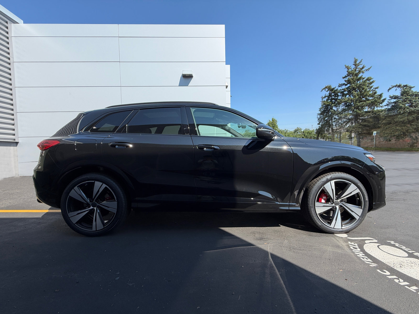 New 2026 Audi SQ5 Premium Plus AWD/4WD image 9