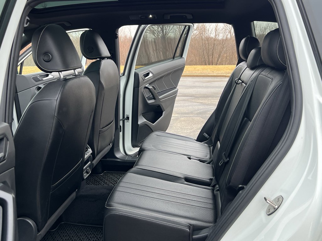 Used 2023 Volkswagen Tiguan SE R-Line image 37