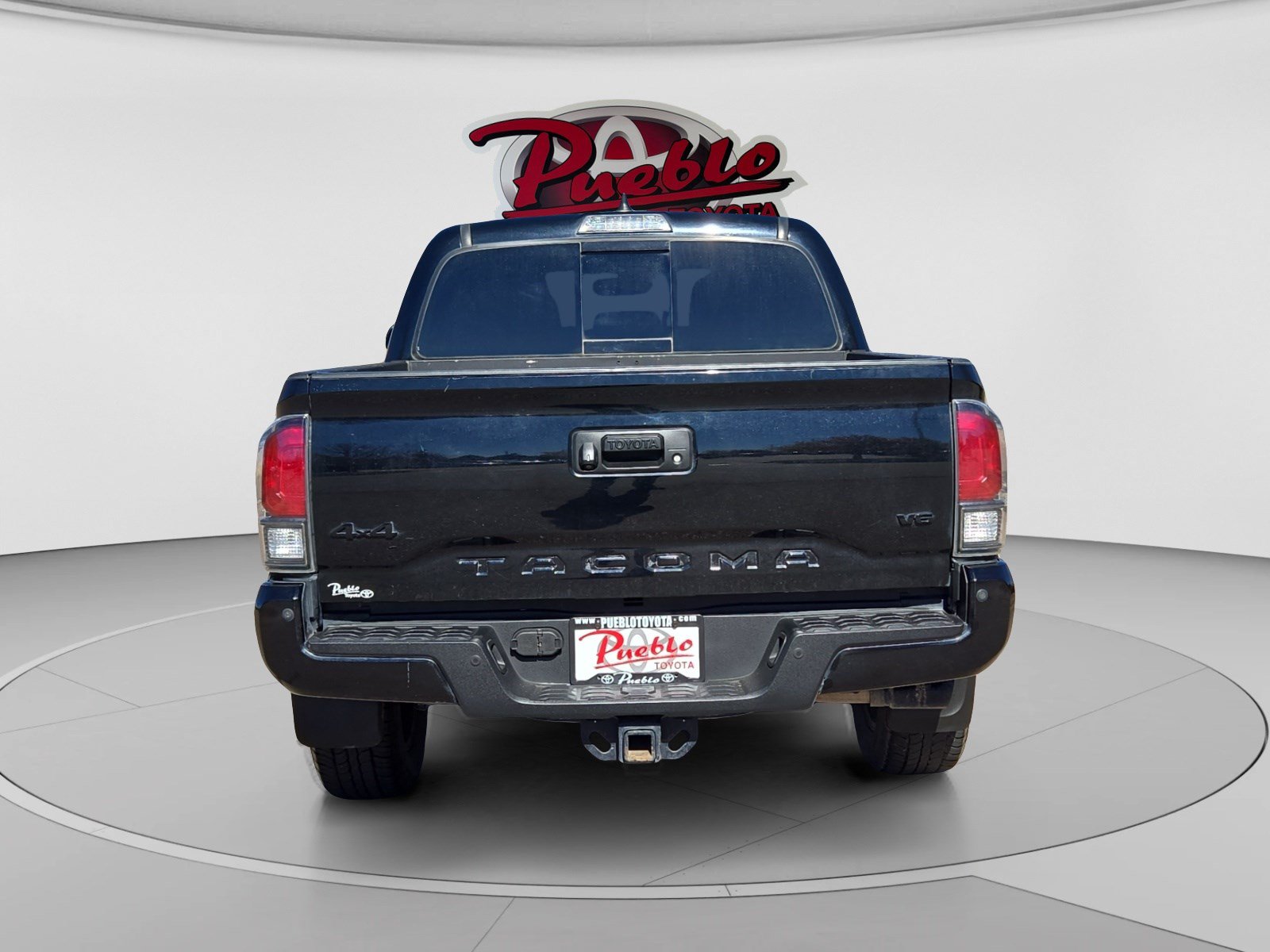 Used 2021 Toyota Tacoma Limited w/ Nightshade Package AWD/4WD image 4