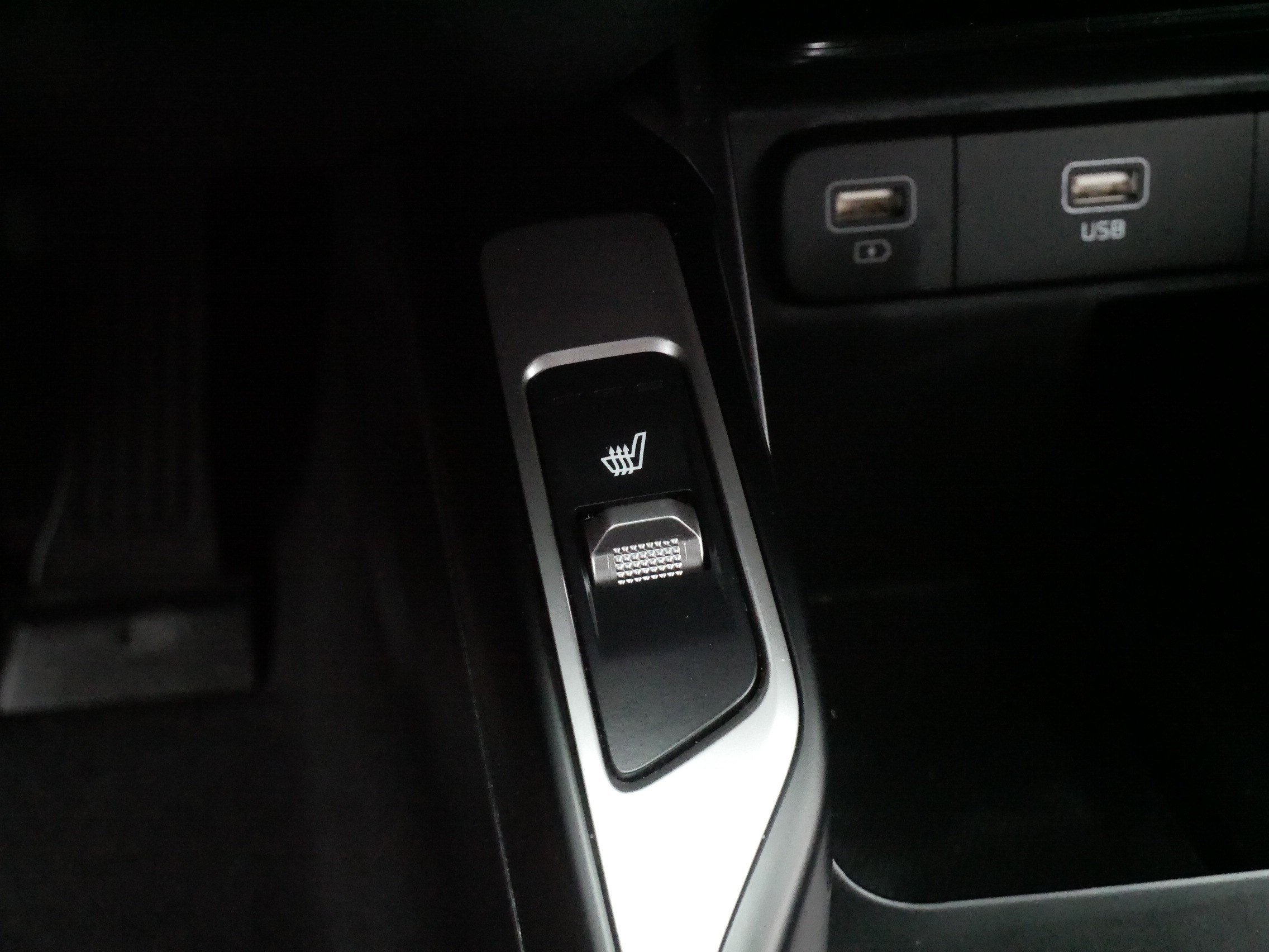 Used 2023 Kia Sorento EX FWD image 28