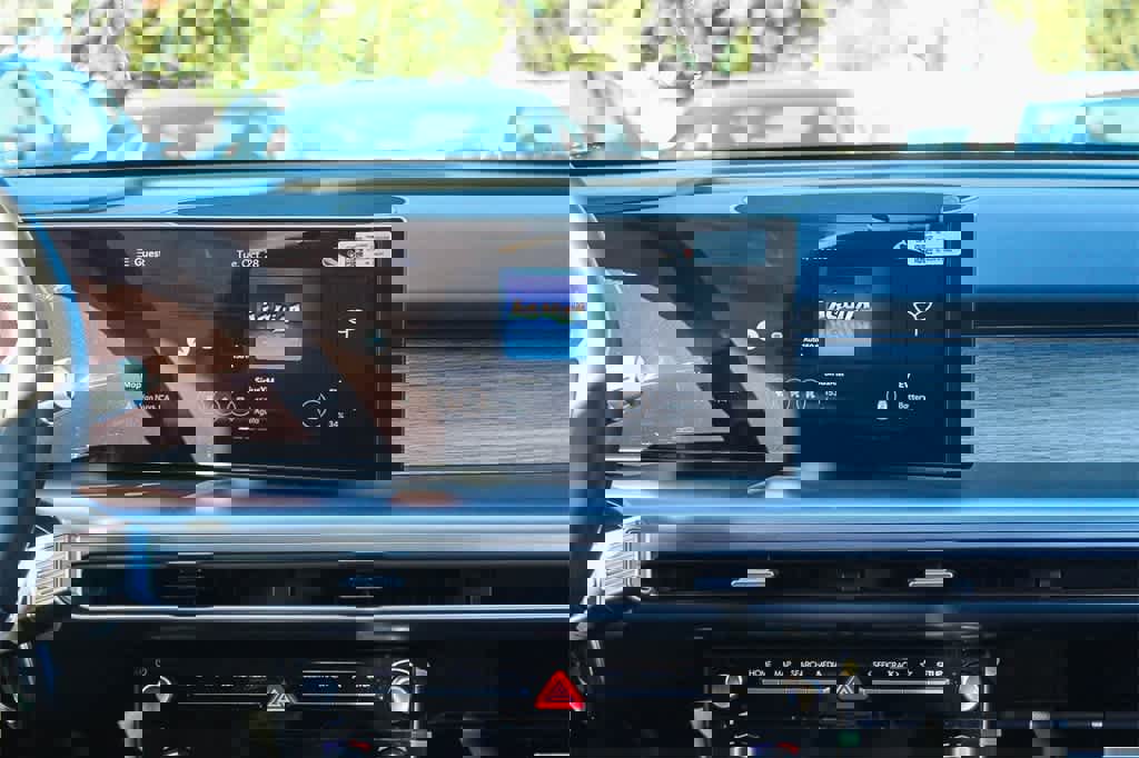 New 2026 Hyundai Ioniq 9 SEL w/ Tow & Go Package image 15