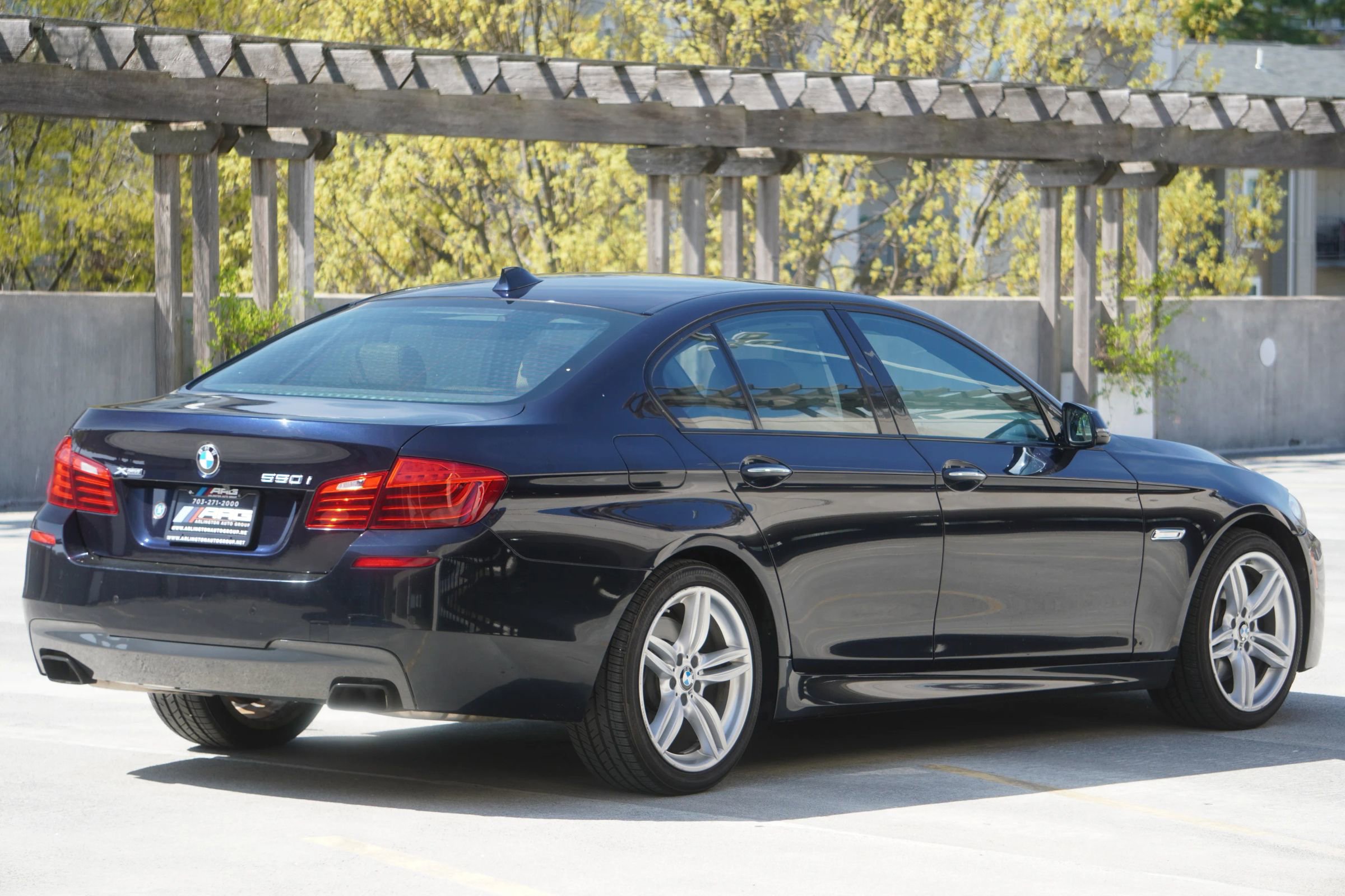 Used 2016 BMW 550i xDrive Sedan AWD/4WD image 19