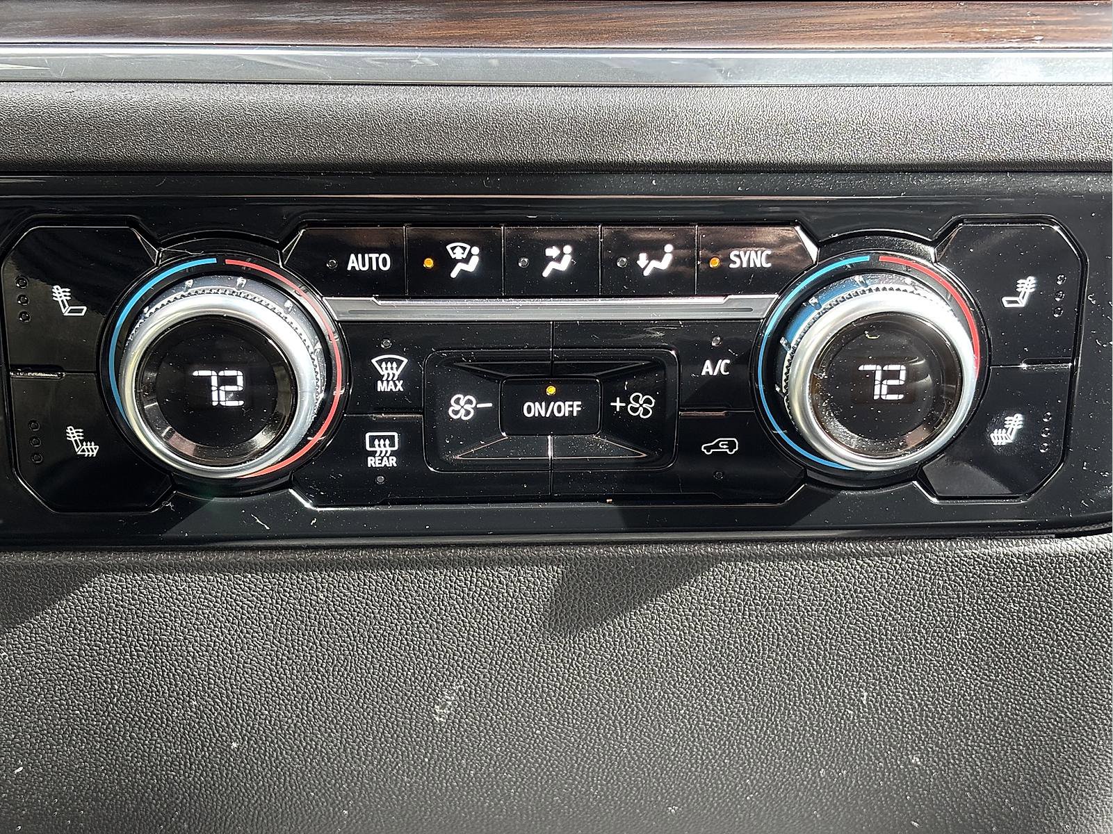 Used 2024 GMC Sierra 1500 SLT image 25