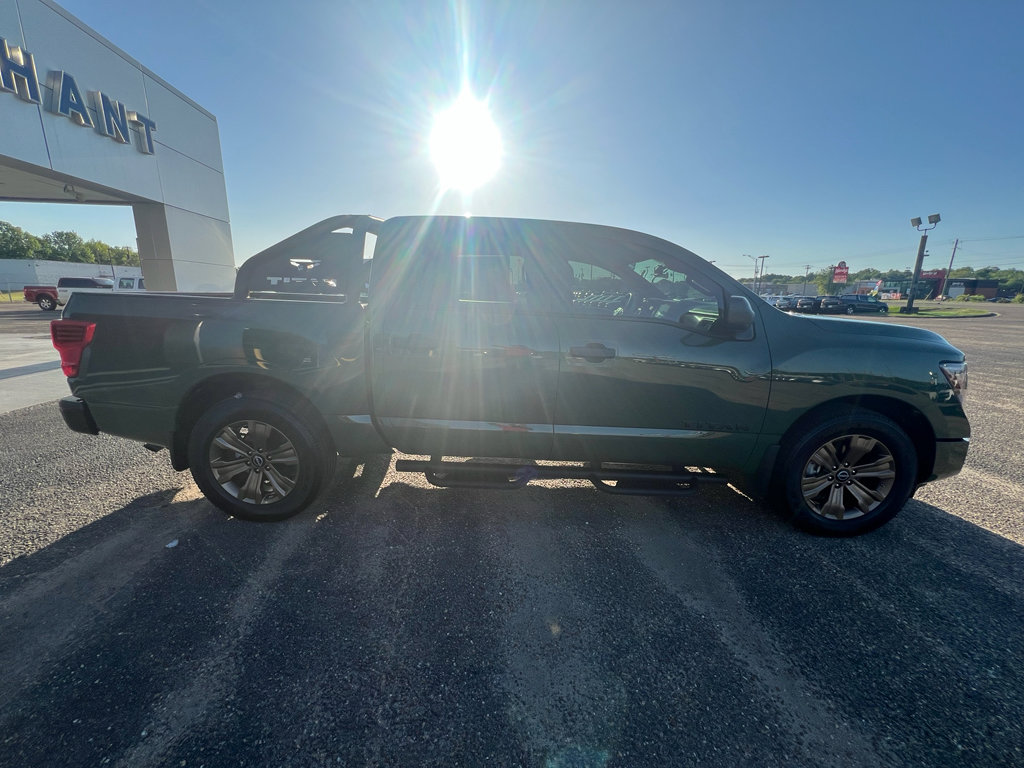 Used 2024 Nissan Titan SV w/ SV Bronze Edition Package RWD image 10