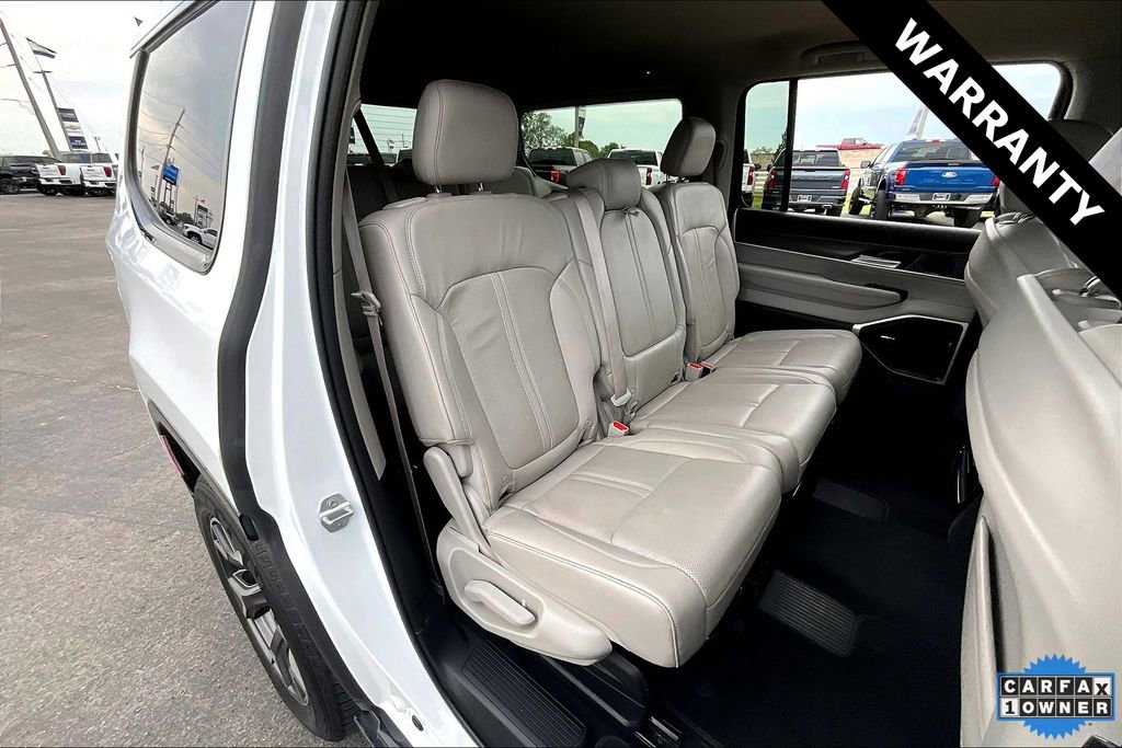 Used 2023 Jeep Wagoneer Series III w/ Preferred Equipment Group AWD/4WD image 24