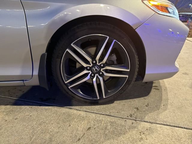 Used 2017 Honda Accord Touring image 12