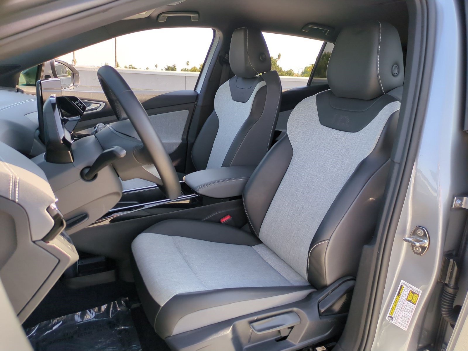 Used 2023 Volkswagen ID.4 Pro RWD image 28