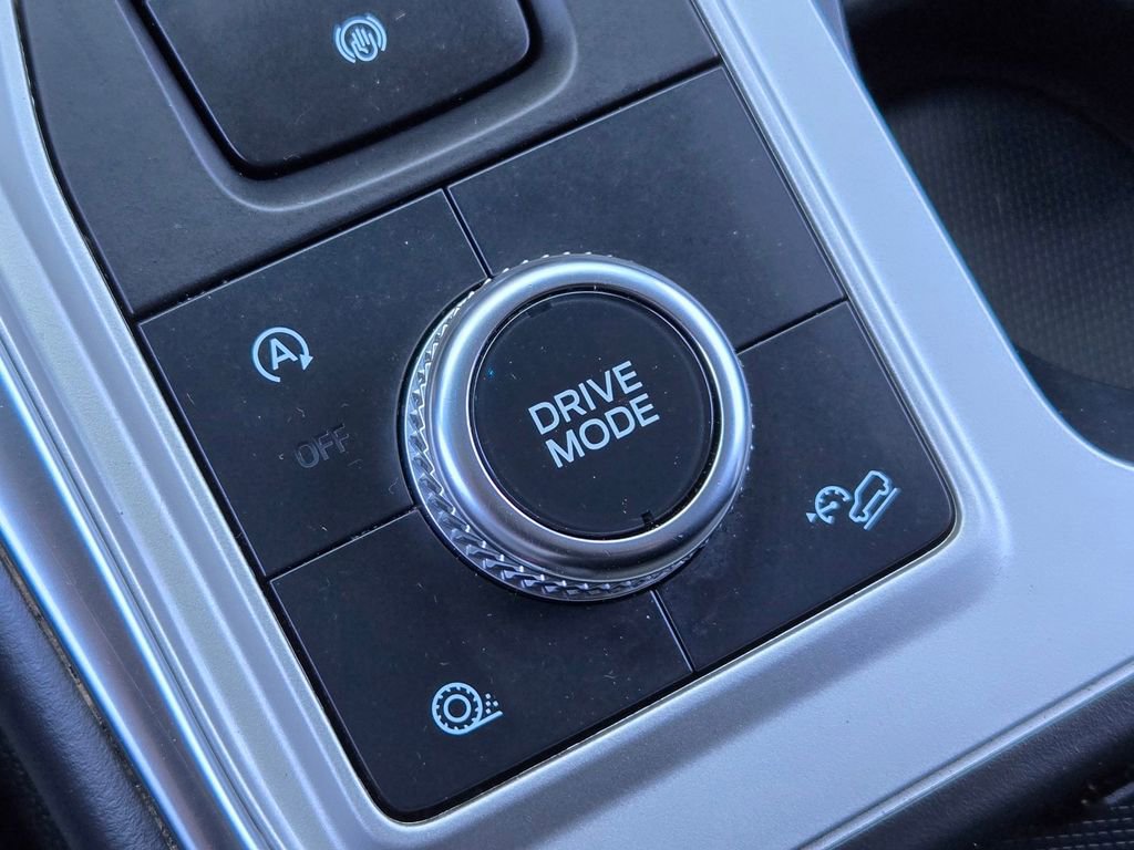 Used 2021 Ford Explorer XLT w/ Equipment Group 202A image 24