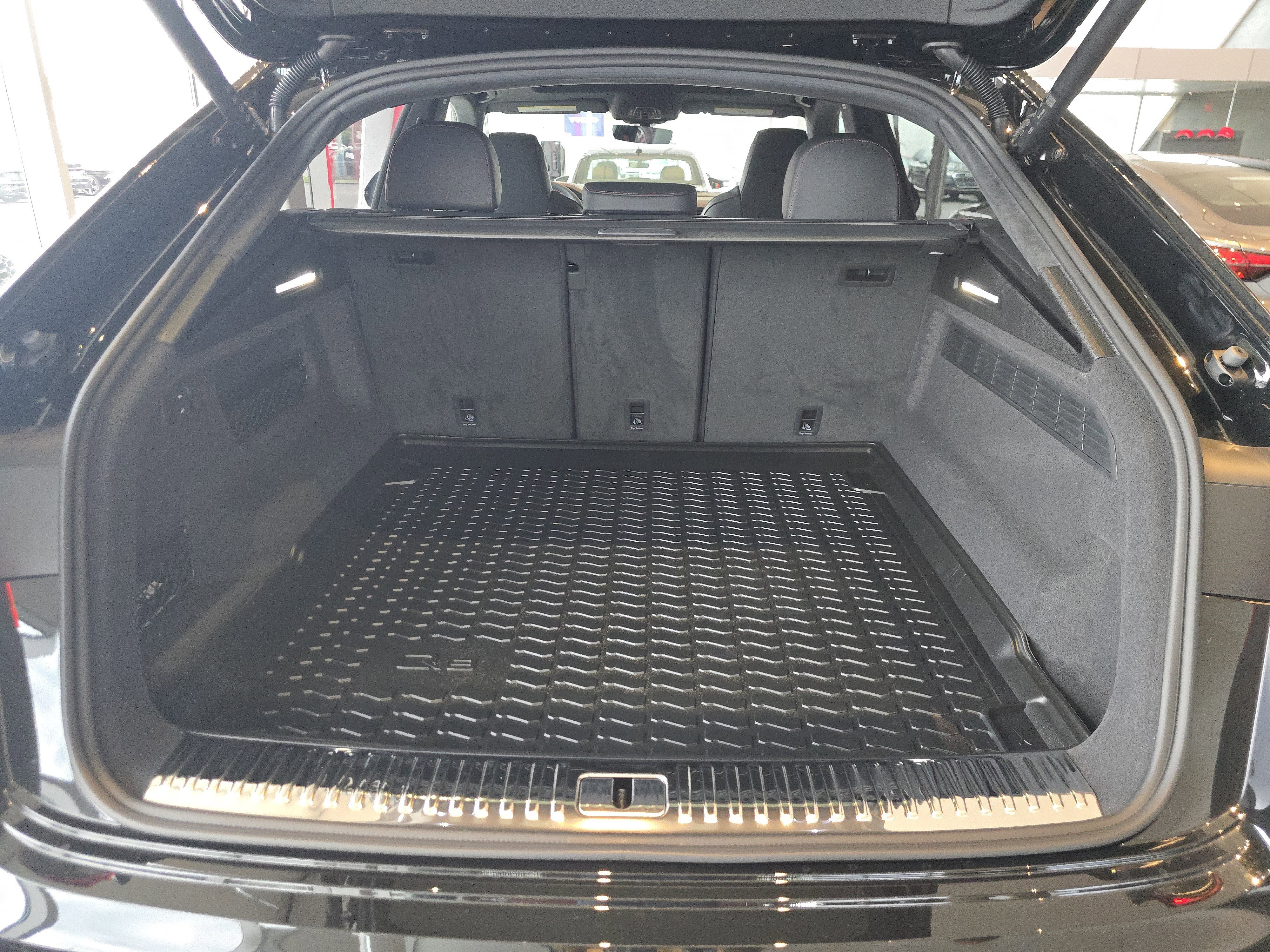 New 2026 Audi SQ8 Prestige AWD/4WD image 17