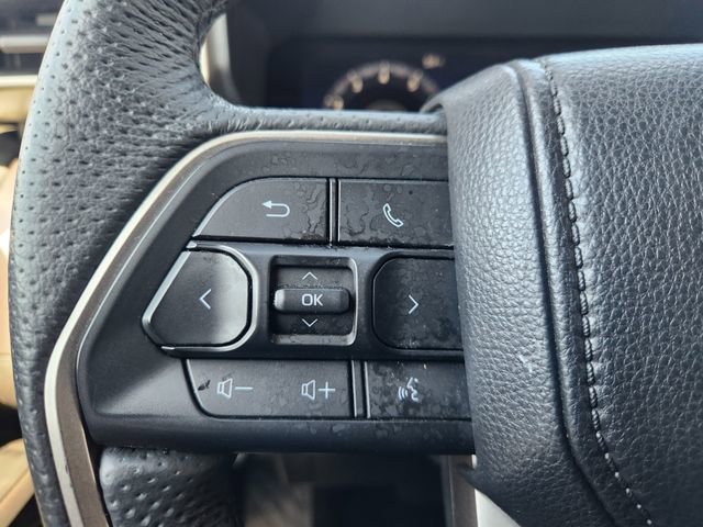 Certified 2025 Toyota Tacoma TRD Off-Road AWD/4WD image 28