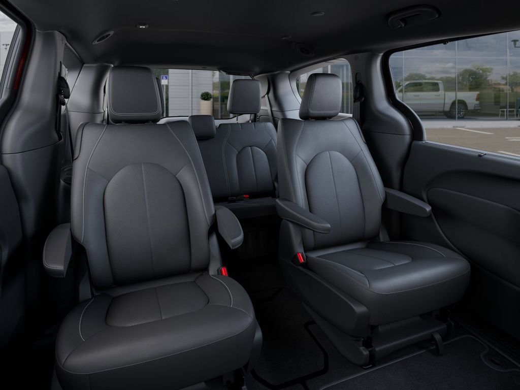 New 2026 Chrysler Pacifica Select AWD/4WD image 18
