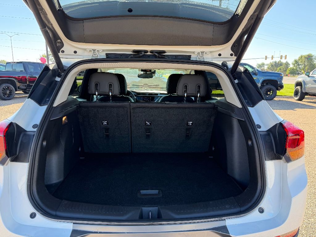 Certified 2023 Buick Encore GX Essence w/ Experience Buick Package image 11