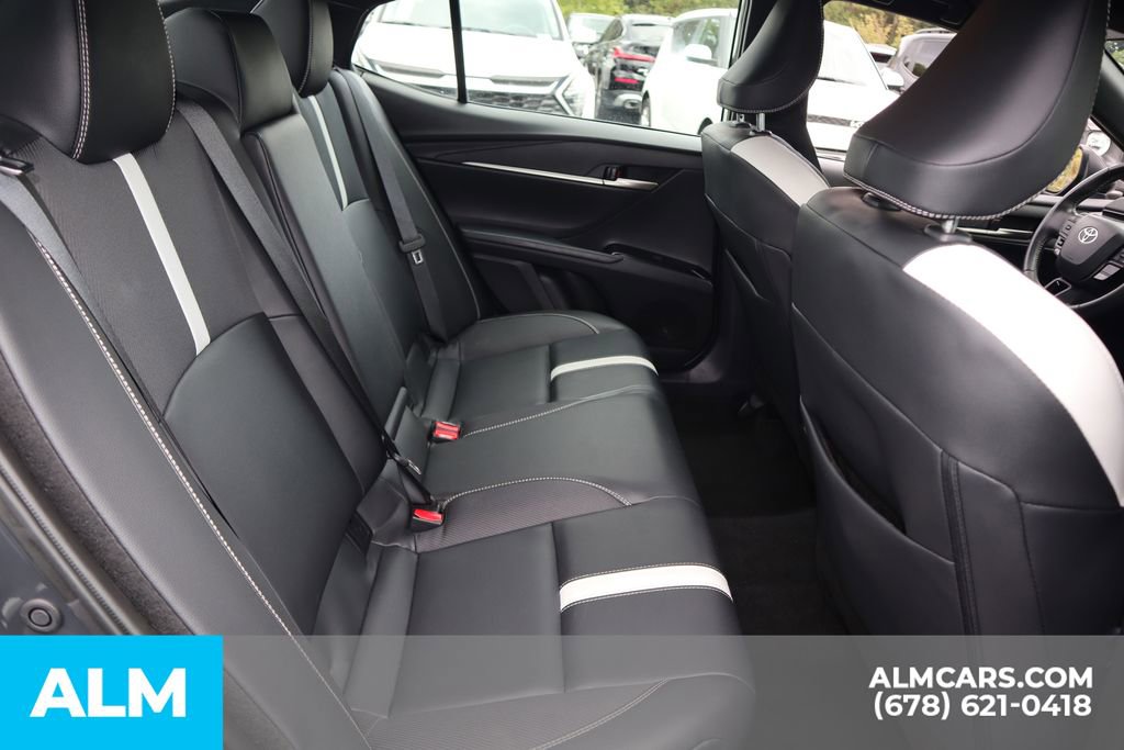 Used 2025 Toyota Camry SE image 21