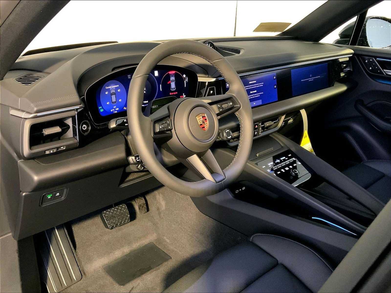 New 2026 Porsche Macan 4 Electric AWD/4WD image 4
