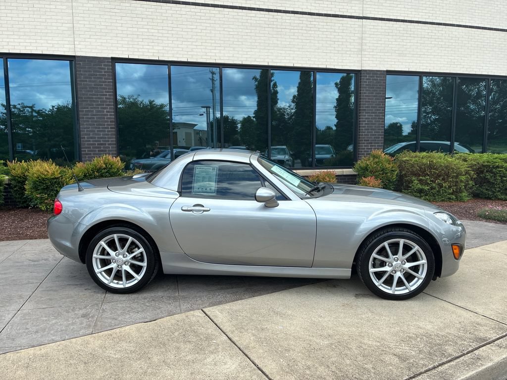 Used 2010 MAZDA MX-5 Miata Touring w/ Suspension Pkg RWD image 4