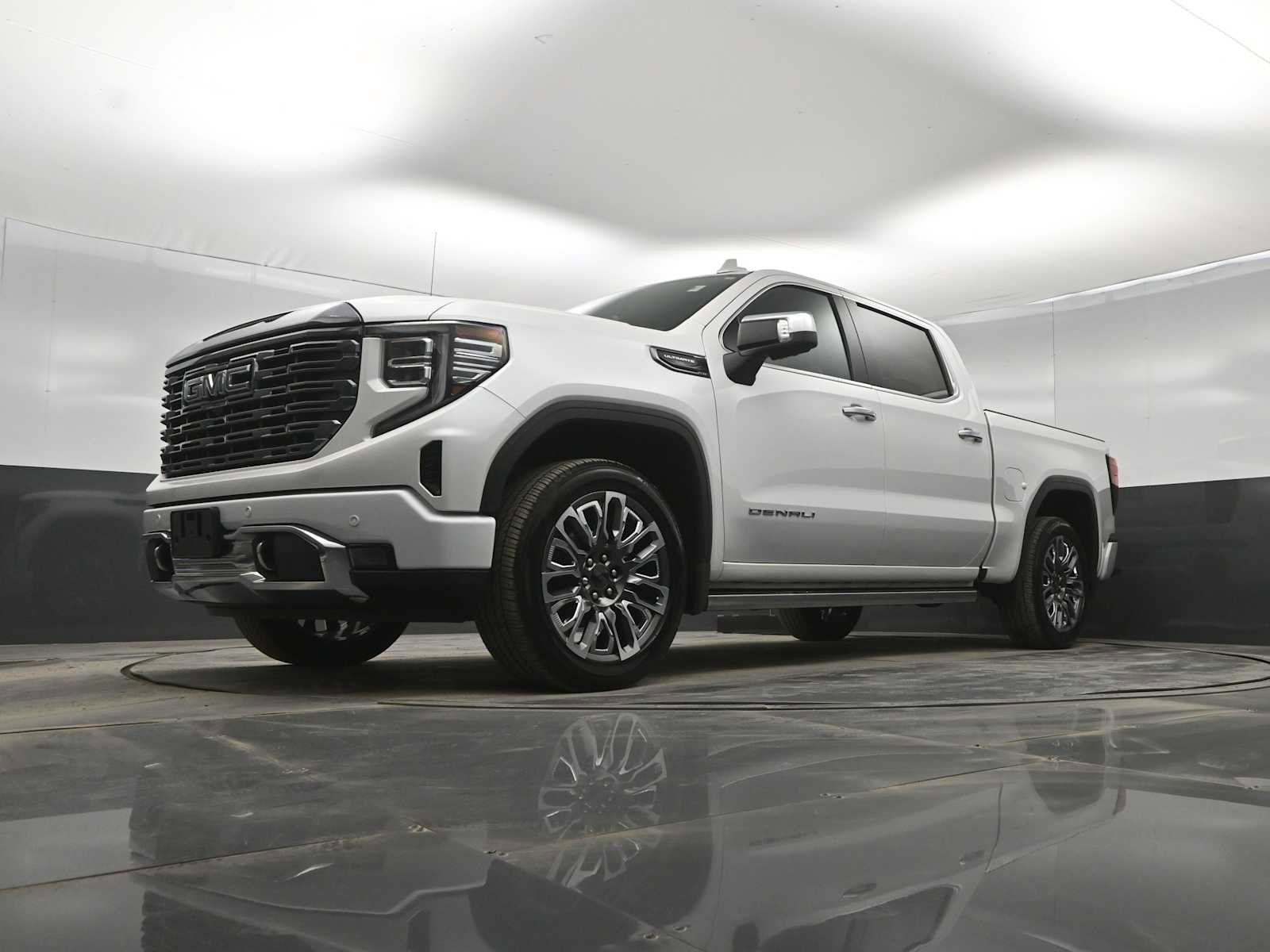 Used 2024 GMC Sierra 1500 Denali Ultimate image 33