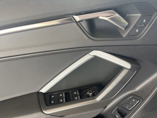 Certified 2025 Audi Q3 2.0T Premium w/ Convenience Package image 11