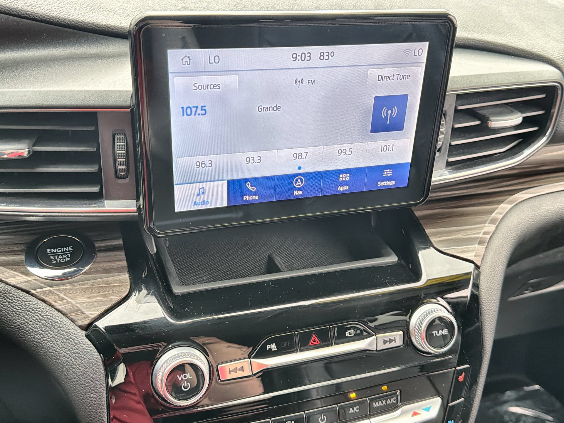 Used 2022 Ford Explorer Limited w/ Equipment Group 301A RWD image 16