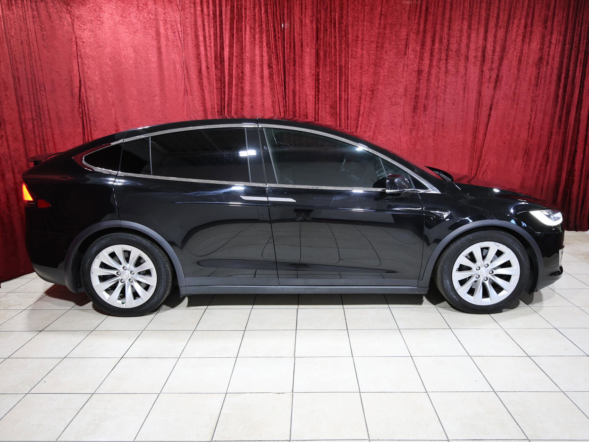 Used 2017 Tesla Model X 75D AWD/4WD image 8