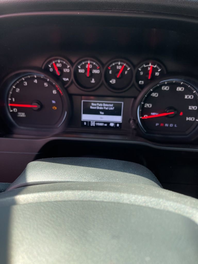 Used 2020 Chevrolet Silverado 1500 Custom w/ Custom Convenience Package AWD/4WD image 7