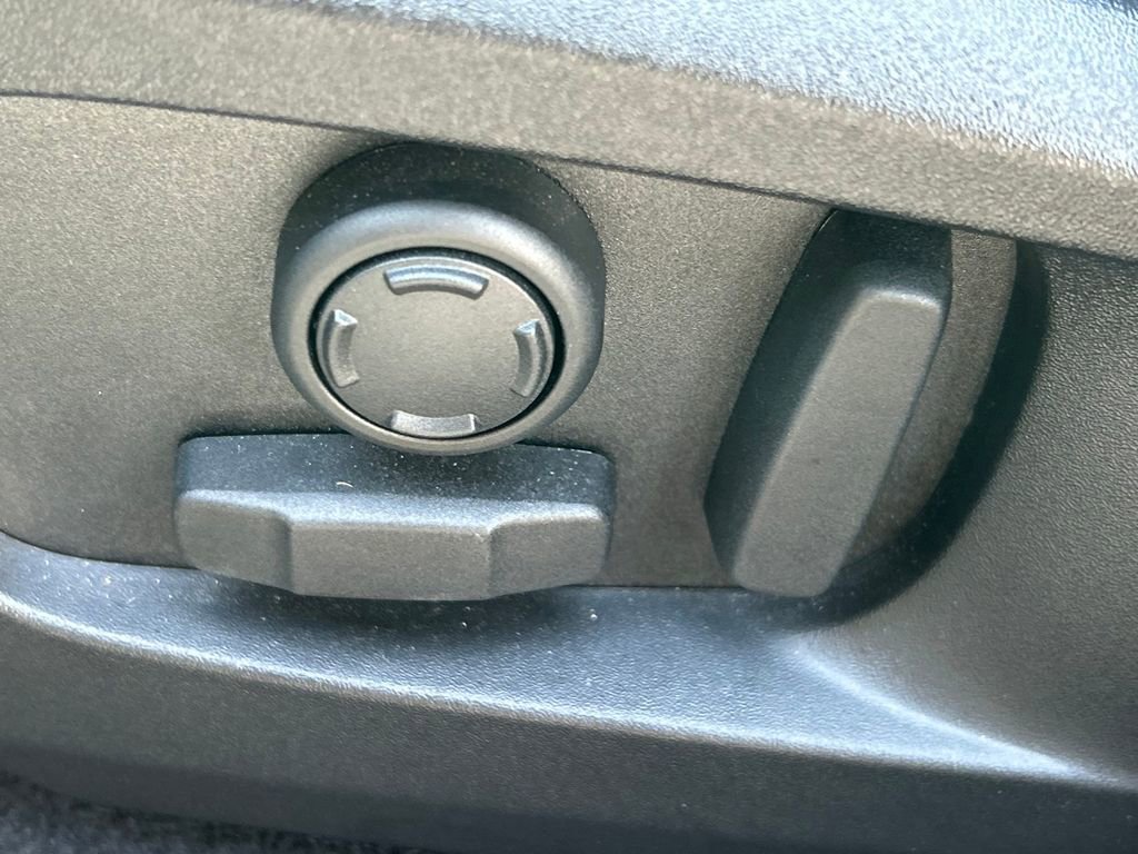 Used 2024 Jaguar F-PACE R-Dynamic S image 30