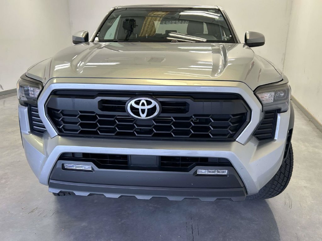 Used 2024 Toyota Tacoma TRD Off-Road AWD/4WD image 7