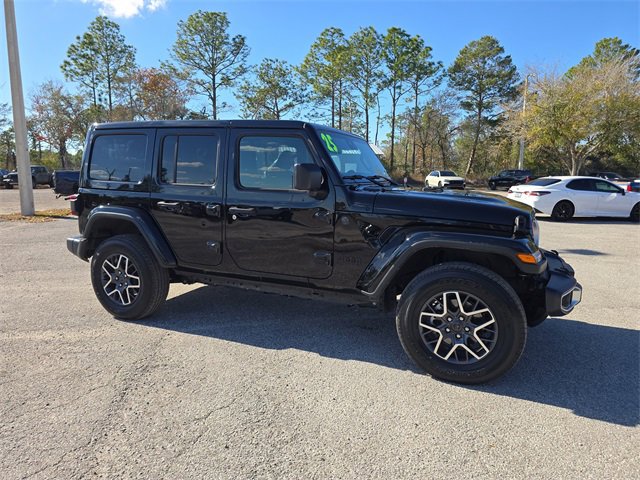 Used 2025 Jeep Wrangler Sahara image 2