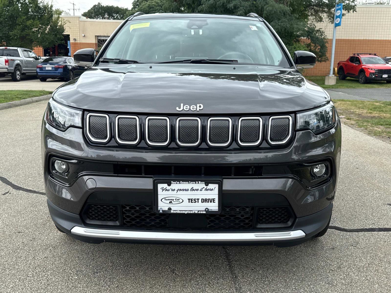 Used 2022 Jeep Compass Limited image 2
