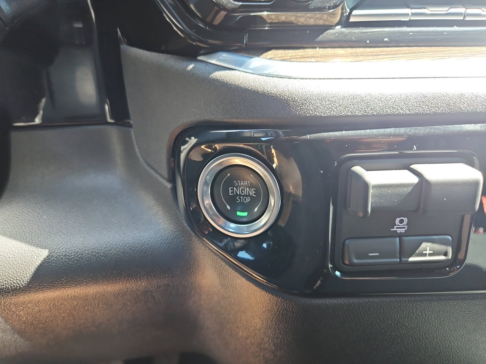 Used 2025 GMC Sierra 1500 Elevation AWD/4WD image 22