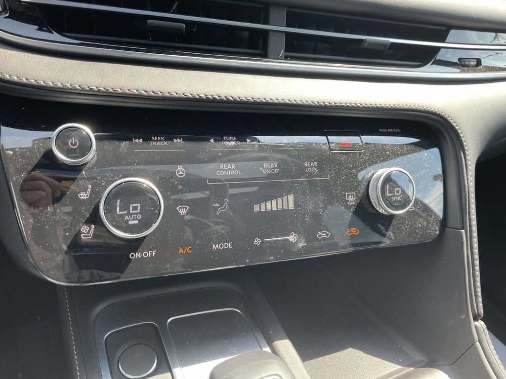 Used 2025 INFINITI QX60 Luxe w/ Black Edition image 28