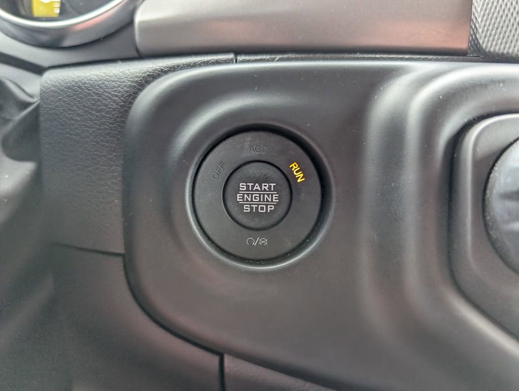 Used 2023 Jeep Wrangler Unlimited w/ Cold Weather Group image 18