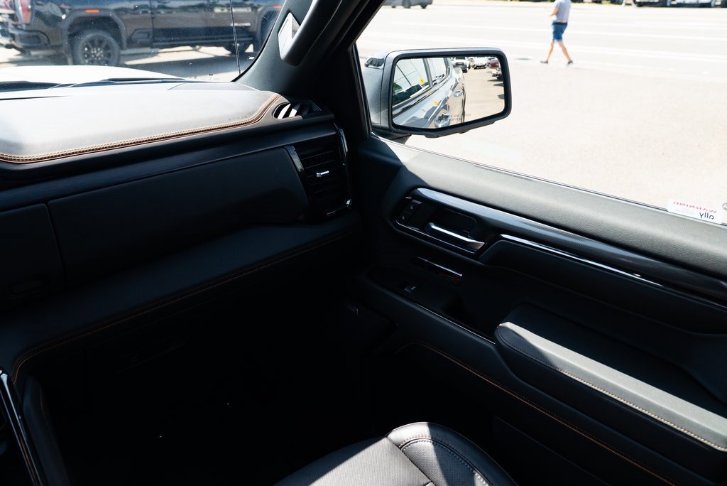 Used 2024 GMC Sierra 1500 AT4 w/ Technology Package image 10