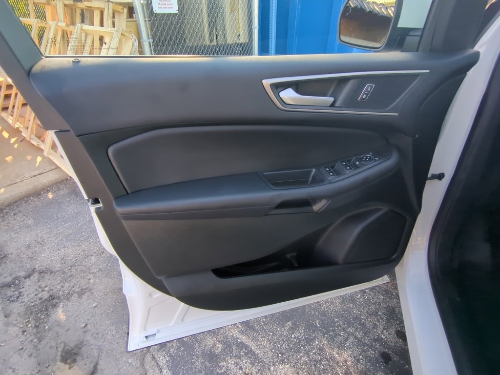 Used 2022 Ford Edge SEL w/ Convenience Package image 11