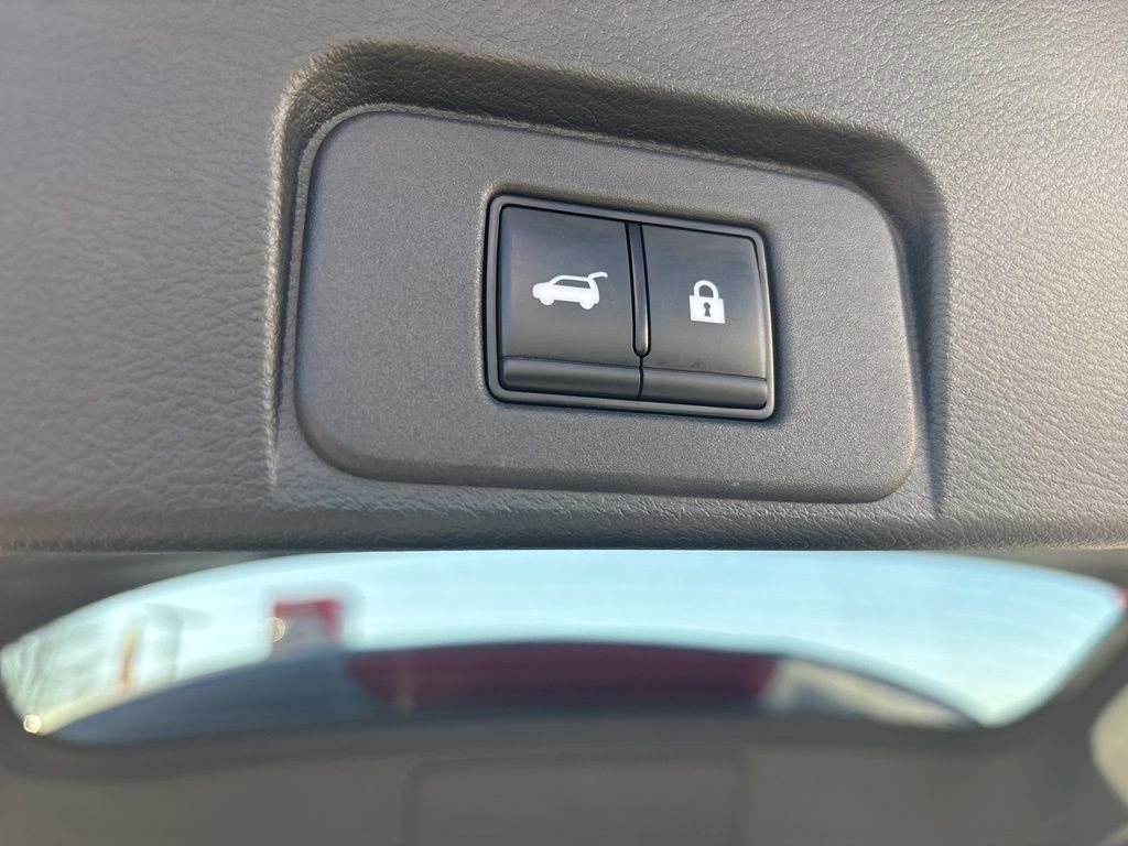 Used 2024 Nissan Rogue SV AWD/4WD image 28