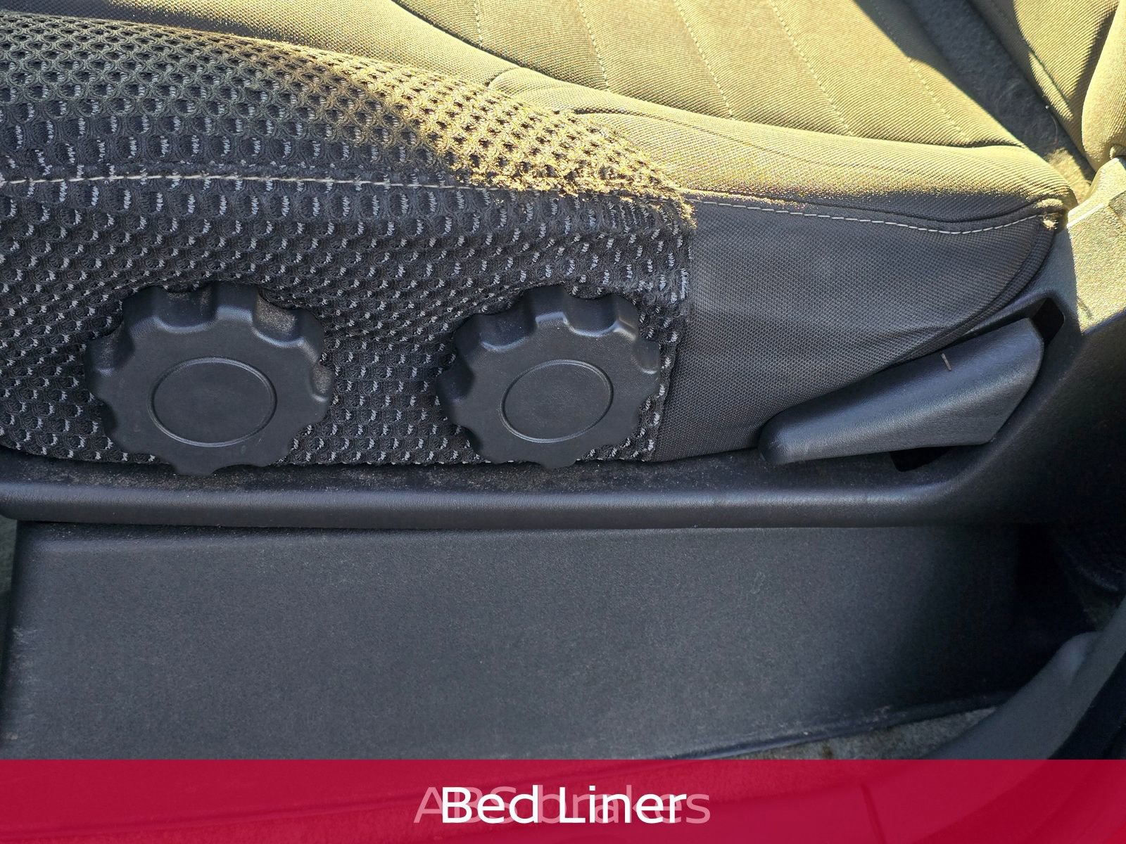 Used 2018 Nissan Frontier SV image 15