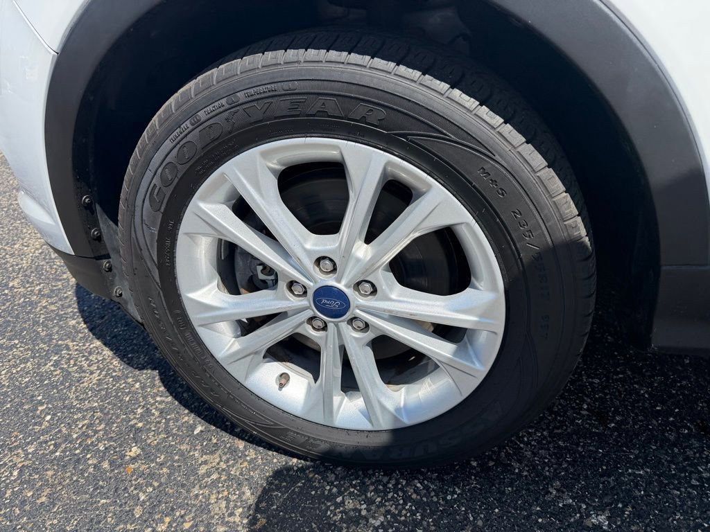 Used 2017 Ford Escape SE AWD/4WD image 29