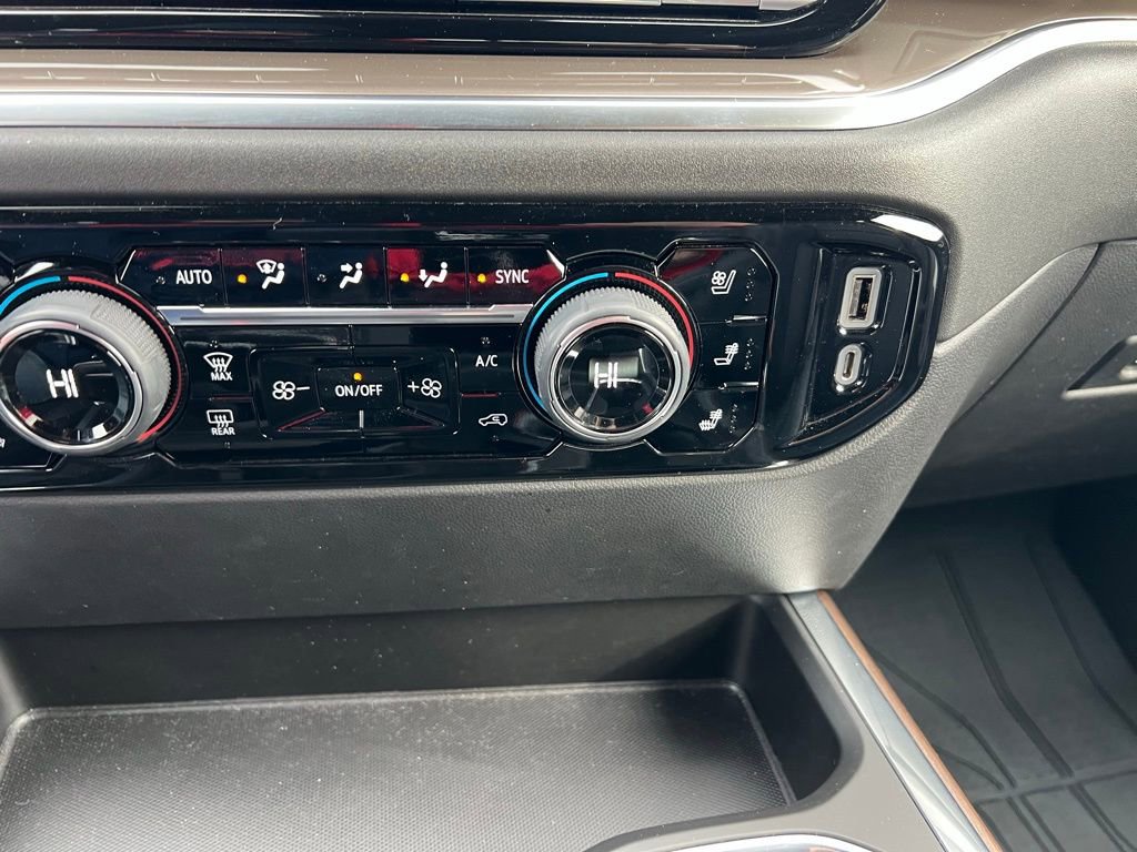 Used 2022 Chevrolet Silverado 1500 High Country w/ High Country Premium Package image 32