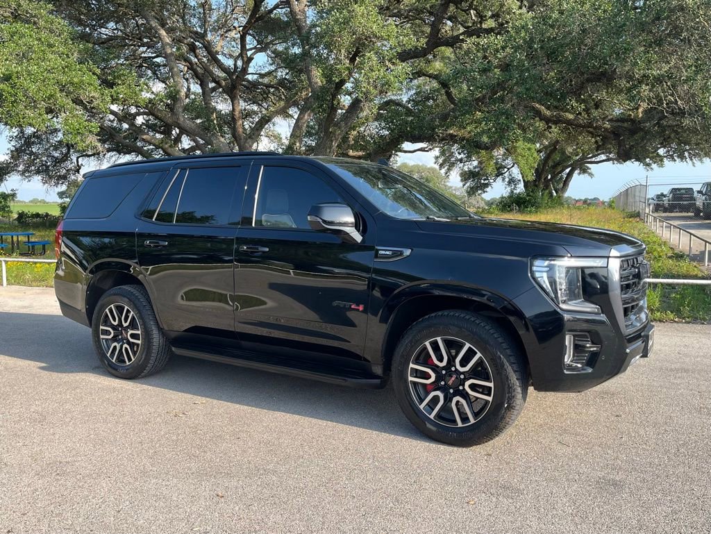 Used 2023 GMC Yukon AT4 AWD/4WD image 3