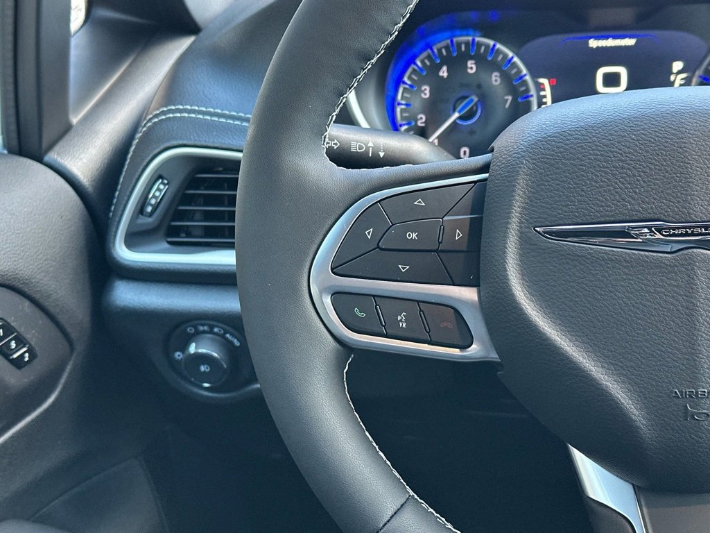 New 2026 Chrysler Pacifica Select image 8