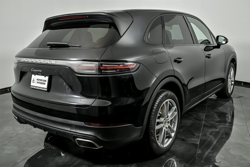 Used 2020 Porsche Cayenne AWD/4WD image 9