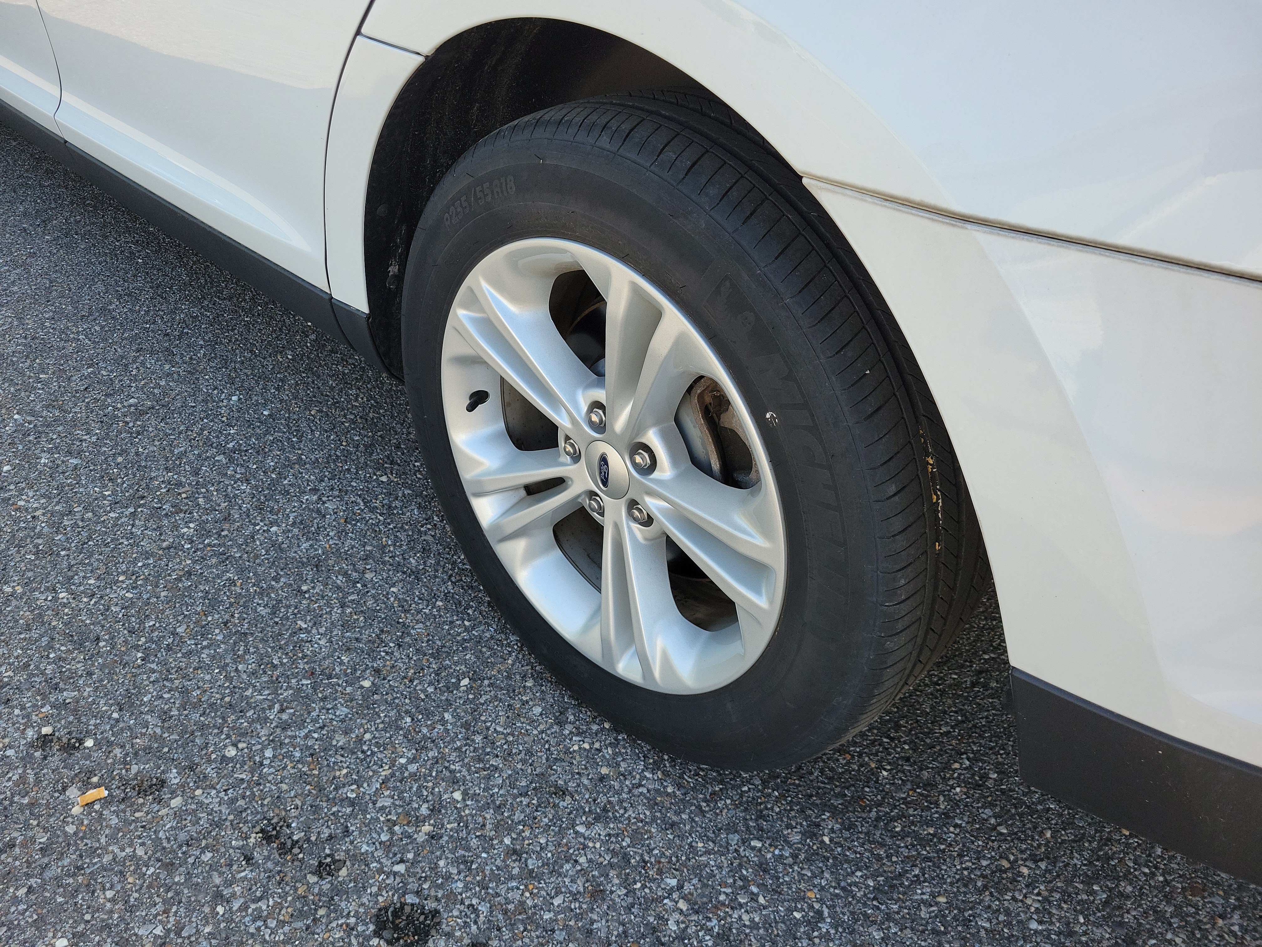 Used 2018 Ford Taurus SE FWD image 26